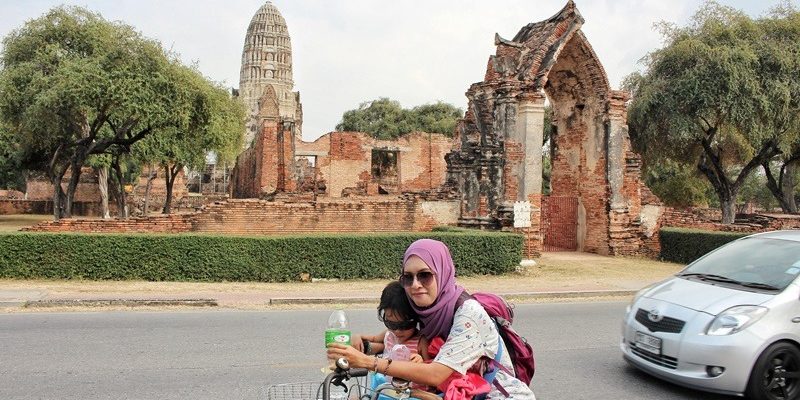 Kembara Thailand - Laos: Day 11 - Part 2 - Berbasikal Pertama Kali Di Thailand & Melawat Wat Ratchaburana